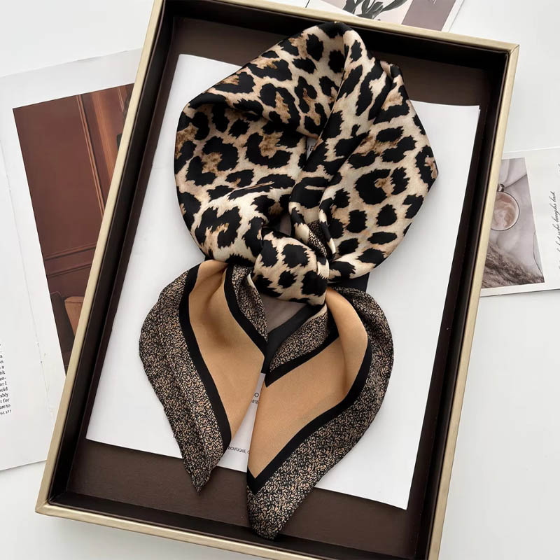 Роскошный женский атласный шар – обзор и цена Ascot Neck Scarf